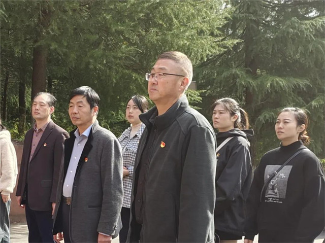 陈_副本.jpg